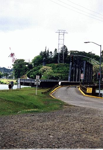 GamBridge.JPG (44408 bytes)