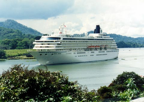 Crystal Symphony.JPG (38955 bytes)