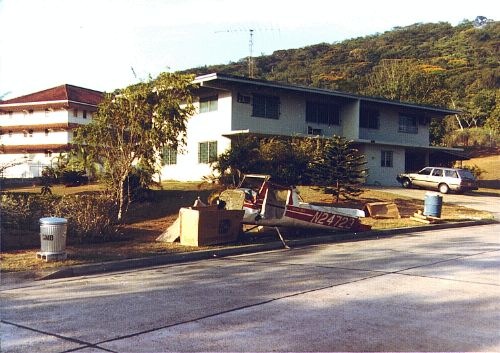 Garbage_Plane.JPG (49925 bytes)